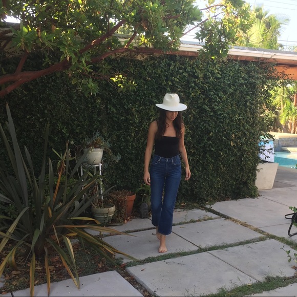 Meet your Posher, Stephanie - Picture 1 of 1